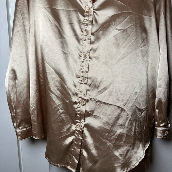 PrettyLittleThing Satin Effect Button Down Blouse In Champagne Size Medium - Picture 7 of 14